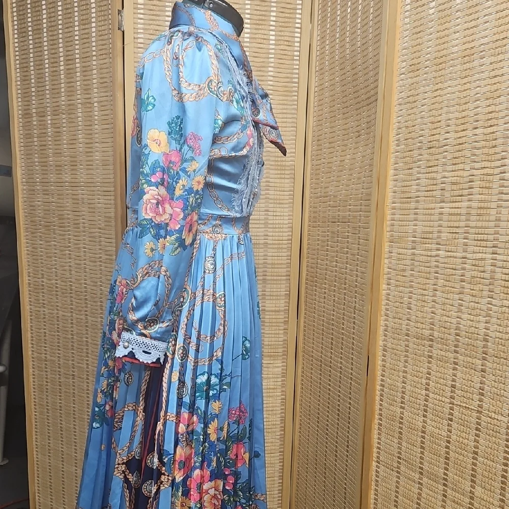 Elegant Floral Long Sleeve Blue Dress - Picture 4 of 4